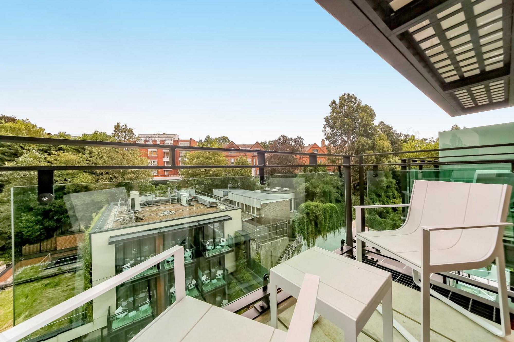 The Quarters Swiss Cottage London Bagian luar foto